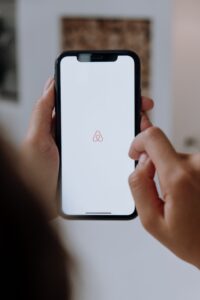 Airbnb Logo